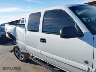 2003 Chevrolet Silverado 1500 LS with VIN 2GCEC19T231309266, listed as a IAAI auction lot 41304199 with 181,761 mi miles. Bid and sale history available at carsss.com. Image 19.