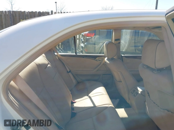 2002 Mercedes-Benz E-Class with VIN WDBJF82JX2X072291, listed as a IAAI auction lot 41754115 with 183,323 mi miles. Bid and sale history available at carsss.com. Image 8.