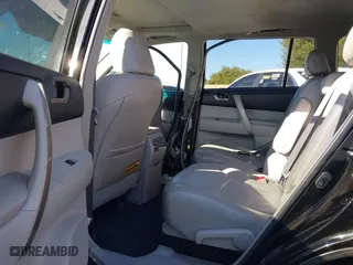 2011 Toyota Highlander with VIN 5TDZK3EH4BS039353, listed as a IAAI auction lot 40909367 with 126,024 mi miles. Bid and sale history available at carsss.com. Image 8.