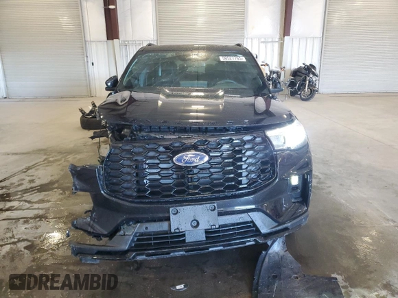 2025 Ford Explorer ST-Line with VIN 1FMUK8KH4SGA52900, listed as a Copart auction lot 50527765 with 3,892 mi miles and Salvage Title. Bid and sale history available at carsss.com. Image 5.