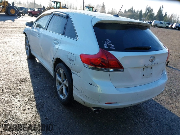 2013 Toyota Venza LE with VIN 4T3BK3BB2DU077232, listed as a IAAI auction lot 41860453 with 120,518 mi miles. Bid and sale history available at carsss.com. Image 3.