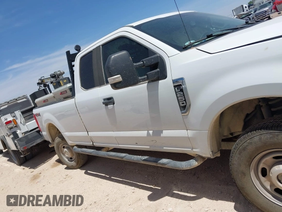 2019 Ford F-250 XL with VIN 1FT7X2B62KED96266, listed as a IAAI auction lot 42240266 with 130,536 mi miles and . Bid and sale history available at DreamBid. Image 13.