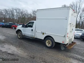 2015 Ford Super Duty F-250 SRW XL with VIN 1FDBF2B69FED21613, listed as a IAAI auction lot 41828456 with 389,777 mi miles. Bid and sale history available at carsss.com. Image 3.