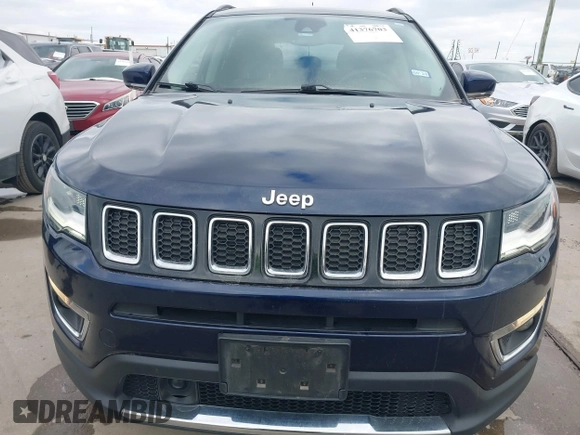 2019 Jeep Compass Limited with VIN 3C4NJCCB7KT749417, listed as a IAAI auction lot 41376703 with 69,708 mi miles. Bid and sale history available at carsss.com. Image 12.