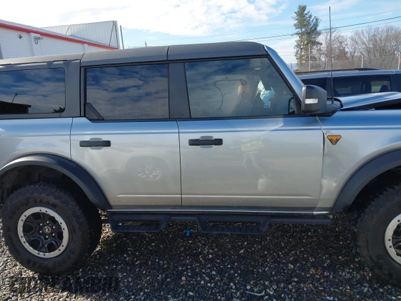 2022 Ford Bronco with VIN 1FMEE5DP5NLB85773, listed as a IAAI auction lot 41184225 with 22,597 mi miles. Bid and sale history available at carsss.com. Image 14.