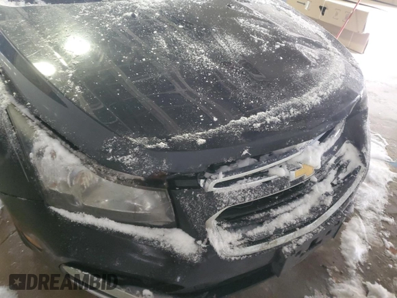 2015 Chevrolet Cruze LS z VIN 1G1PA5SHXF7151125, wystawiony jako Copart lot #41705355 z przebiegiem Nie podano mil oraz Nie do naprawy • Non repairable. Historia ofert i sprzedaży dostępna na DreamBid. Obrazek 11.