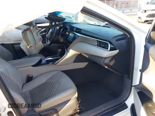 2018 Toyota Camry LE with VIN 4T1B11HK5JU565402, listed as a IAAI auction lot 41824110 with 105,659 mi miles. Bid and sale history available at carsss.com. Image 5.