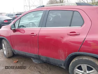 2015 Chevrolet Trax LT with VIN KL7CJLSB2FB117132, listed as a IAAI auction lot 40924586 with 83,170 mi miles. Bid and sale history available at carsss.com. Image 14.