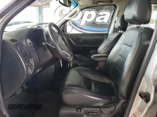 2004 Ford Escape Limited z VIN 1FMCU94164KB68840, wystawiony jako Copart lot #56626065 z przebiegiem 222 711 mil mil oraz Czysty tytuł • Clean title. Historia ofert i sprzedaży dostępna na DreamBid. Obrazek 7.