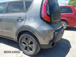 2016 Kia Soul z VIN KNDJN2A25G7372209, wystawiony jako IAAI lot #42245498 z przebiegiem 147 618 mil mil oraz . Historia ofert i sprzedaży dostępna na DreamBid. Obrazek 6.