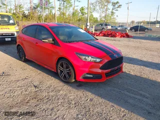 2015 Ford Focus ST with VIN 1FADP3L98FL207998, listed as a IAAI auction lot 41880849 with 203,571 mi miles. Bid and sale history available at carsss.com. Image 1.