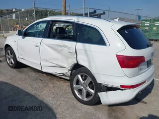 2014 Audi Q7 S line Prestige with VIN WA1DGAFE2ED010013, listed as a IAAI auction lot 42454744 with Not provided miles and . Bid and sale history available at DreamBid. Image 6.