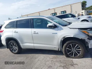 2018 Toyota Highlander Hybrid XLE с VIN 5TDJGRFH2JS051886, выставлен на аукционе IAAI как лот 42739821 с пробегом 131 880 миль миль и . История ставок и продаж доступна на DreamBid. Изображение 13.