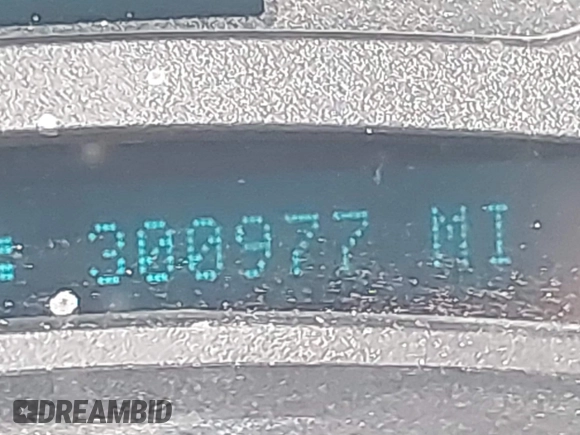 2003 Chevrolet Suburban LT with VIN 1GNEC16Z13J247753, listed as a IAAI auction lot 41501608 with 300,977 mi miles. Bid and sale history available at carsss.com. Image 15.