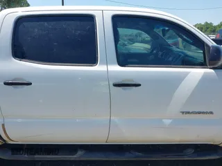 2013 Toyota Tacoma with VIN 5TFLU4EN0DX071533, listed as a IAAI auction lot 42050609 with 204,624 mi miles and . Bid and sale history available at DreamBid. Image 14.