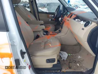 2015 Land Rover LR4 HSE with VIN SALAG2V65FA753110, listed as a IAAI auction lot 41549015 with 185,288 mi miles and . Bid and sale history available at DreamBid. Image 5.