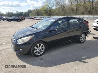 2013 Hyundai Accent SE z VIN KMHCU5AE8DU117702, wystawiony jako Copart lot #54407835 z przebiegiem 71 901 mil mil oraz Szkoda całkowita • Salvage title. Historia ofert i sprzedaży dostępna na DreamBid. Obrazek 1.