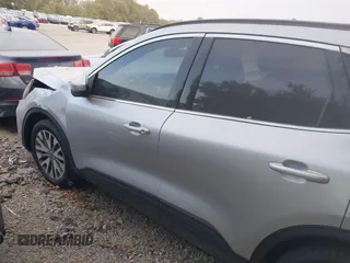 2020 Ford Escape Titanium с VIN 1FMCU9J96LUB18419, выставлен на аукционе IAAI как лот 40612100 с пробегом 40 041 миль миль и . История ставок и продаж доступна на DreamBid. Изображение 3.