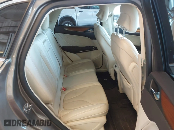 2016 Lincoln MKC Reserve with VIN 5LMCJ3C93GUJ19078, listed as a IAAI auction lot 41633487 with 91,961 mi miles and . Bid and sale history available at DreamBid. Image 8.