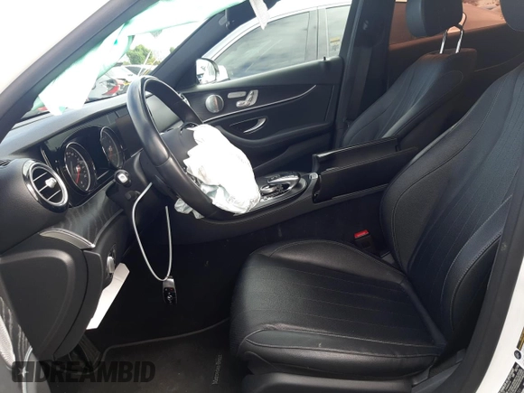 2019 Mercedes-Benz E-Class E 300 with VIN WDDZF4JB7KA605701, listed as a Copart auction lot 38572993 with 60,909 mi miles. Bid and sale history available at carsss.com. Image 7.
