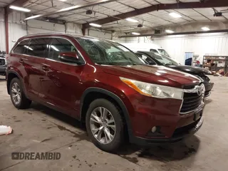 2014 Toyota Highlander XLE z VIN 5TDJKRFH9ES028450, wystawiony jako IAAI lot #41889144 z przebiegiem 249 860 mil mil oraz . Historia ofert i sprzedaży dostępna na DreamBid. Obrazek 1.