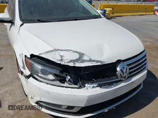 2013 Volkswagen CC Sport Plus с VIN WVWBP7AN7DE561439, выставлен на аукционе IAAI как лот 42479112 с пробегом 142 037 миль миль и . История ставок и продаж доступна на DreamBid. Изображение 6.