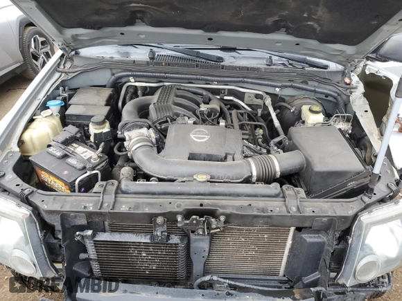 2014 Nissan Xterra X with VIN 5N1AN0NW1EN801139, listed as a Copart auction lot 49270475 with 117,619 mi miles and Salvage Title. Bid and sale history available at DreamBid. Image 12.