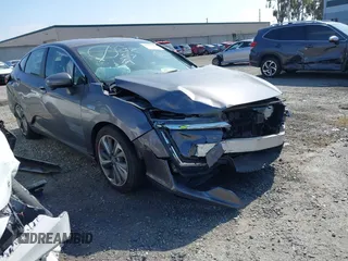 2018 Honda Clarity Plug-In Hybrid with VIN JHMZC5F19JC021696, listed as a IAAI auction lot 41920191 with 1 mi miles. Bid and sale history available at carsss.com. Image 1.