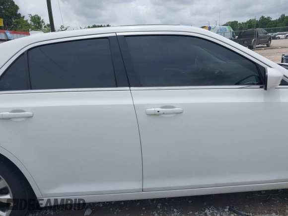 2016 Chrysler 300 Anniversary Edition z VIN 2C3CCAAG2GH343828, wystawiony jako IAAI lot #42291353 z przebiegiem 126 336 mil mil oraz . Historia ofert i sprzedaży dostępna na DreamBid. Obrazek 13.