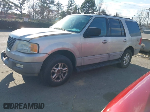 2003 Ford Expedition Special Service with VIN 1FMPU15L53LC50263, listed as a IAAI auction lot 41408415 with 124,891 mi miles. Bid and sale history available at carsss.com. Image 2.