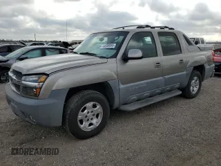 2002 Chevrolet Avalanche with VIN 3GNEC13T82G156320, listed as a Copart auction lot 44598885 with 225,864 mi miles and Salvage Title. Bid and sale history available at carsss.com. Image 1.