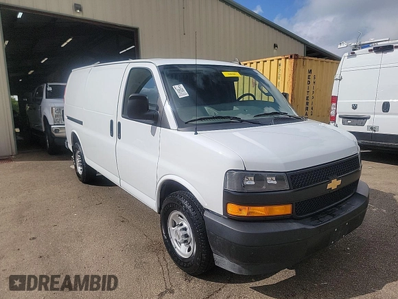 2022 Chevrolet Express Cargo z VIN 1GCWGAFP2N1259705, wystawiony jako IAAI lot #42558312 z przebiegiem 64 969 mil mil oraz . Historia ofert i sprzedaży dostępna na DreamBid. Obrazek 4.