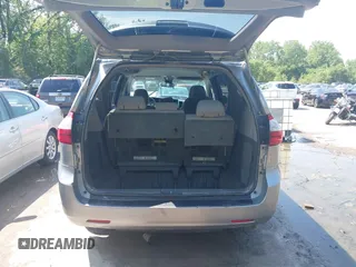 2018 Toyota Sienna LE Auto Access Seat with VIN 5TDKZ3DC9JS904884, listed as a IAAI auction lot 42132992 with 157,974 mi miles and . Bid and sale history available at DreamBid. Image 18.
