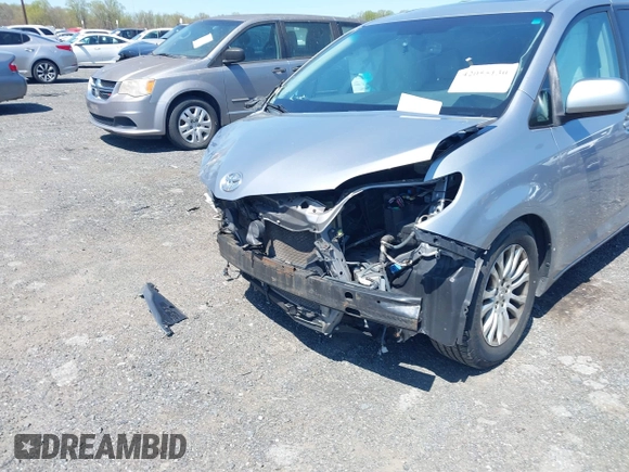 2013 Toyota Sienna XLE AAS with VIN 5TDYK3DC7DS299024, listed as a IAAI auction lot 42055130 with 349,520 mi miles. Bid and sale history available at carsss.com. Image 6.