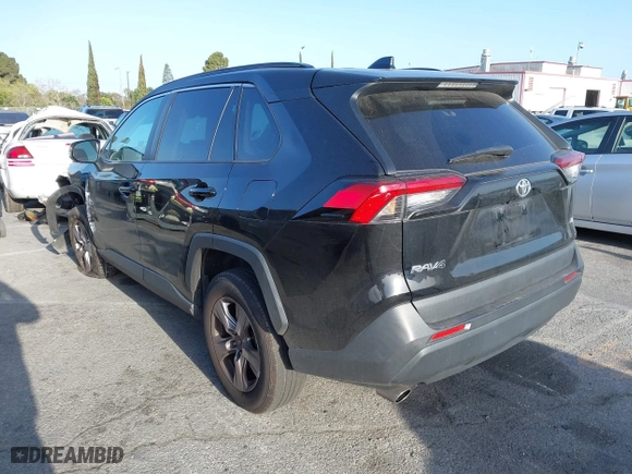 2022 Toyota RAV4 XLE with VIN 2T3W1RFV6NW202715, listed as a IAAI auction lot 41945039 with 68,129 mi miles. Bid and sale history available at carsss.com. Image 3.