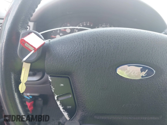 2005 Ford Explorer XLT с VIN 1FMZU63K45UA19268, выставлен на аукционе IAAI как лот 41877380 с пробегом 193 418 миль миль и . История ставок и продаж доступна на DreamBid. Изображение 11.