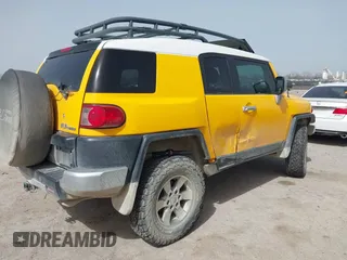 2007 Toyota FJ Cruiser with VIN JTEBU11F670079735, listed as a IAAI auction lot 41722033 with 171,088 mi miles. Bid and sale history available at carsss.com. Image 4.