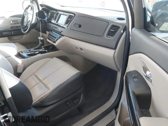 2021 Kia Sedona EX with VIN KNDMC5C10M6671729, listed as a IAAI auction lot 40858206 with 58,775 mi miles. Bid and sale history available at carsss.com. Image 5.