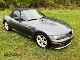 2000 BMW Z3 2.5L with VIN 4USCH9348YLG04170, listed as a Copart auction lot 52356495 with 145,405 mi miles and Clean Title. Bid and sale history available at carsss.com. Image 1.