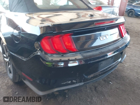 2019 Ford Mustang GT Premium z VIN 1FATP8FF7K5126175, wystawiony jako IAAI lot #42015019 z przebiegiem 91 335 mil mil oraz . Historia ofert i sprzedaży dostępna na DreamBid. Obrazek 6.
