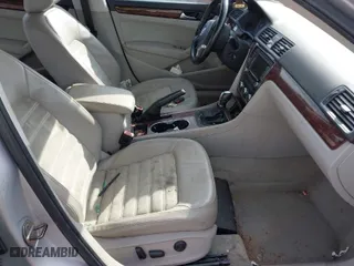2013 Volkswagen Passat TDI SEL Premium with VIN 1VWCN7A37DC085808, listed as a IAAI auction lot 41399751 with 121,926 mi miles. Bid and sale history available at carsss.com. Image 5.