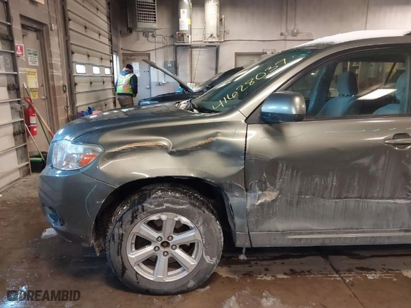 2009 Toyota Highlander with VIN JTEES41A392145884, listed as a IAAI auction lot 41628037 with 277,376 mi miles. Bid and sale history available at carsss.com. Image 19.
