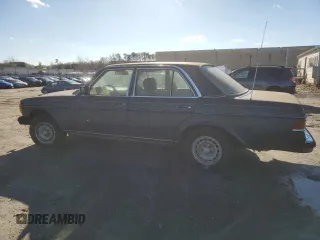 1984 Mercedes-Benz 300 D with VIN WDBAB33A2EA078638, listed as a Copart auction lot 87009344 with 274,549 mi miles and Clean Title. Bid and sale history available at DreamBid. Image 2.