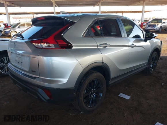 2024 Mitsubishi Eclipse Cross LE z VIN JA4ATVAA8RZ062944, wystawiony jako IAAI lot #41760306 z przebiegiem 8 755 mil mil oraz . Historia ofert i sprzedaży dostępna na DreamBid. Obrazek 4.