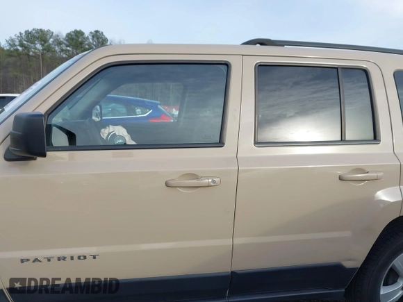 2017 Jeep Patriot Sport with VIN 1C4NJPBB3HD186308, listed as a IAAI auction lot 41743637 with 82,111 mi miles. Bid and sale history available at carsss.com. Image 15.