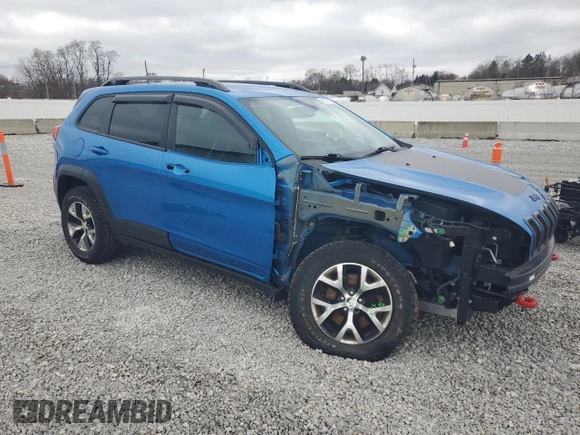 2017 Jeep Cherokee Trailhawk L Plus with VIN 1C4PJMBB7HW665424, listed as a Copart auction lot 49121155 with 68,782 mi miles and Salvage Title. Bid and sale history available at carsss.com. Image 4.