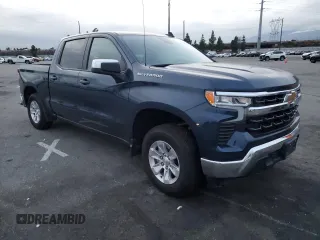 2022 Chevrolet Silverado 1500 LT with VIN 1GCPACEK5NZ630252, listed as a Copart auction lot 82709634 with 33,954 mi miles and Salvage Title. Bid and sale history available at carsss.com. Image 4.
