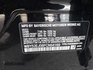 2023 BMW i7 xDrive60 z VIN WBY53EJ08PCN64169, wystawiony jako IAAI lot #40994066 z przebiegiem 6326 mil mil oraz . Historia ofert i sprzedaży dostępna na DreamBid. Obrazek 9.