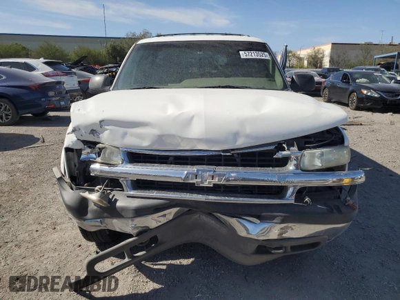 2001 Chevrolet Suburban LS with VIN 3GNEC16T81G222813, listed as a Copart auction lot 57213525 with 289,901 mi miles and Salvage title. Bid and sale history available at DreamBid. Image 5.