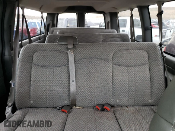 2007 Chevrolet Express Passenger z VIN 1GAHG39U571153735, wystawiony jako Copart lot #87535245 z przebiegiem 138 634 mil mil oraz Czysty tytuł • Clean title. Historia ofert i sprzedaży dostępna na DreamBid. Obrazek 10.